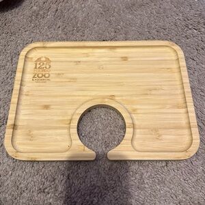 NWOT Toledo Zoo and Aquarium Cheese Board